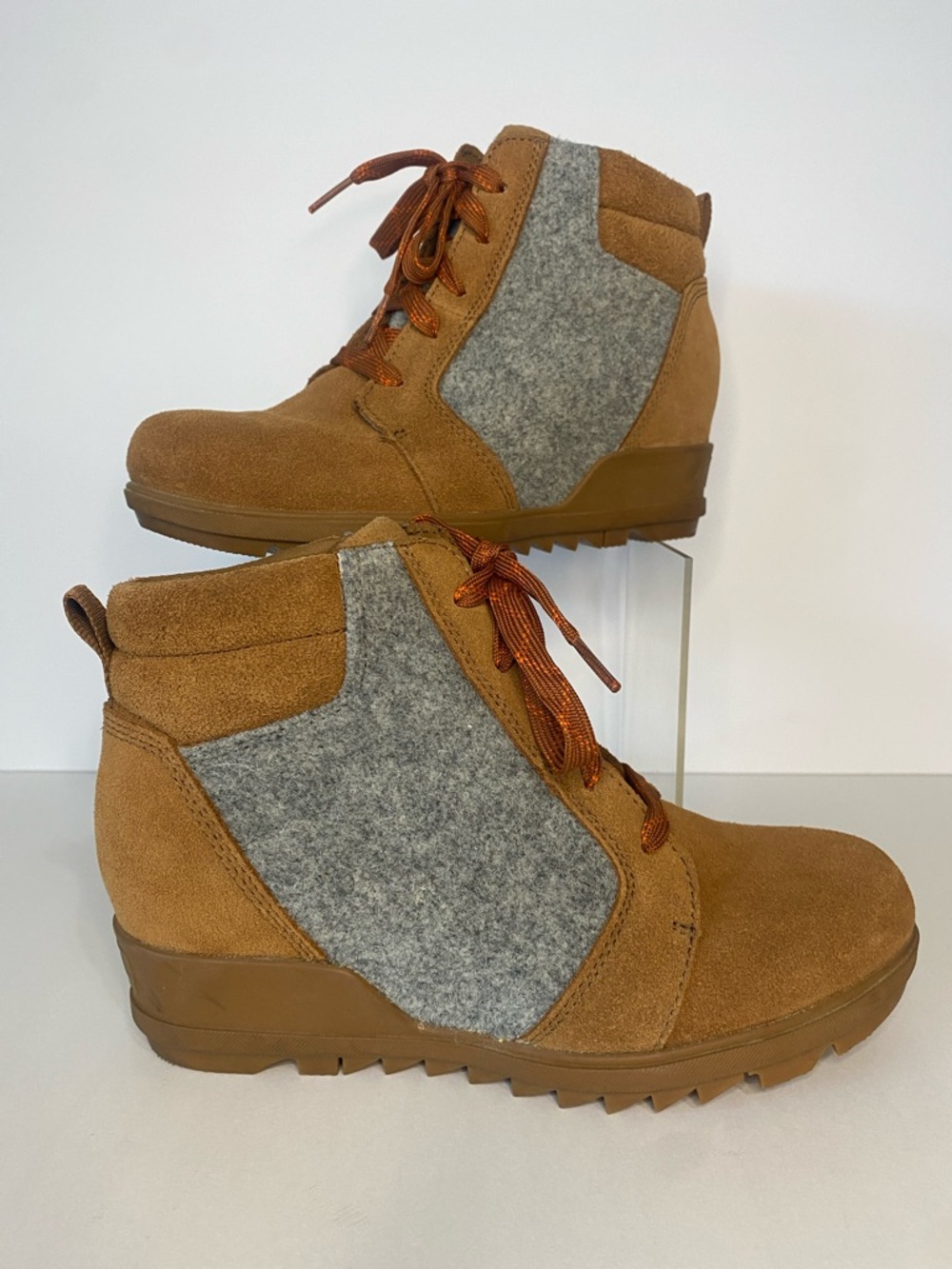SOREL Cozy Wedge Ankle Boots – Brown Suede & Gray felt women’s 7